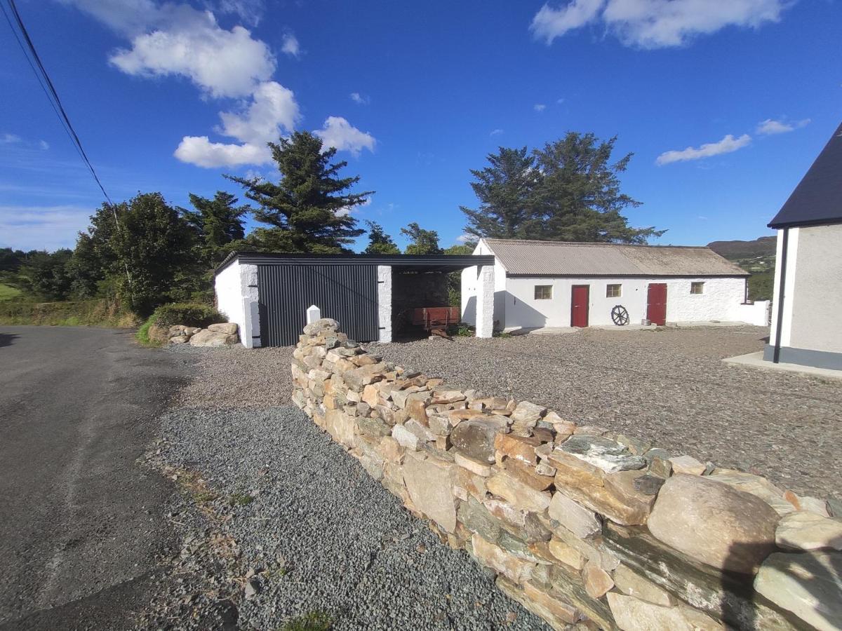 White Barn Cottage Clonmany Exterior foto